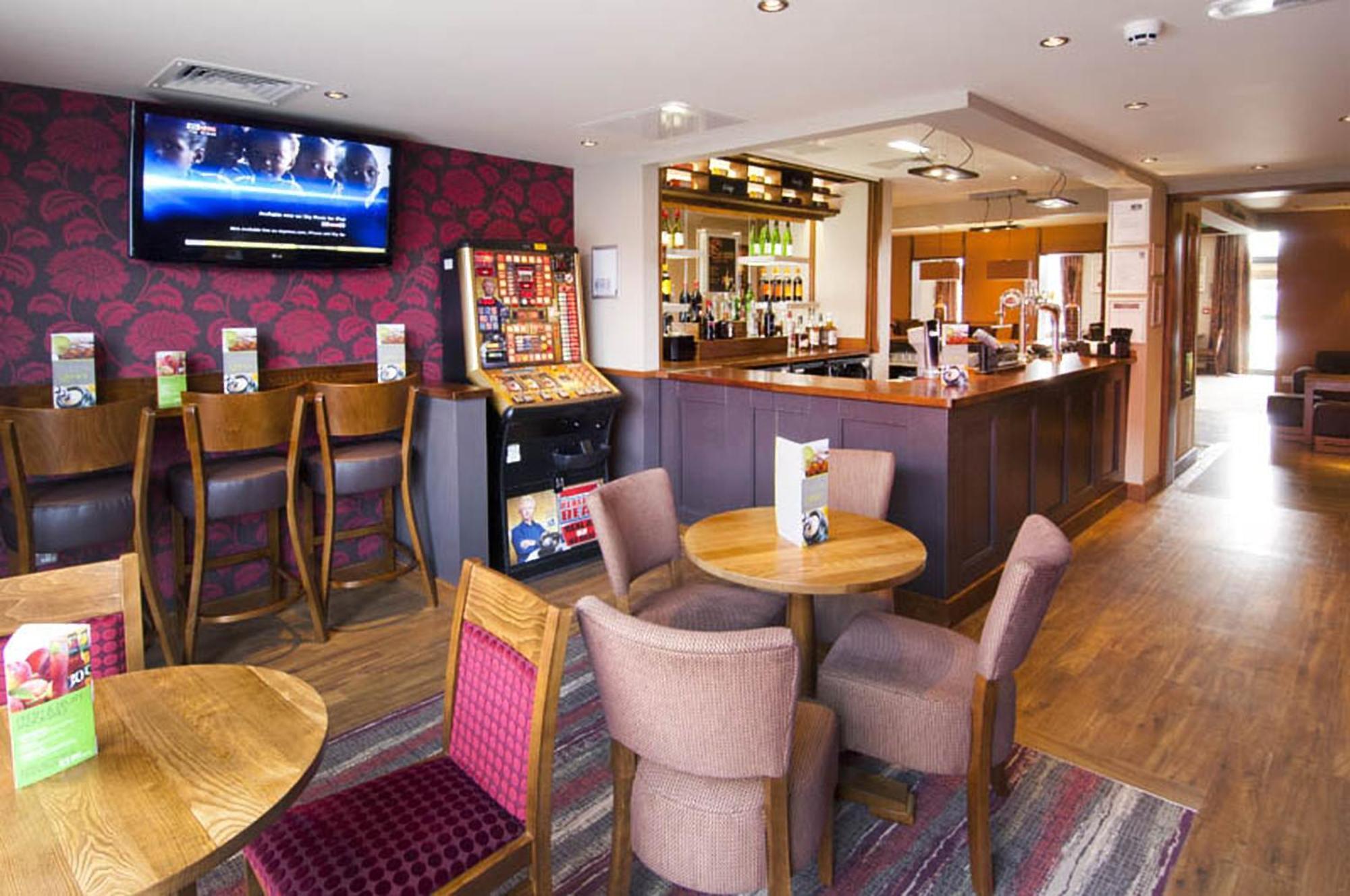 Premier Inn Stratford Upon Avon Waterways Dış mekan fotoğraf